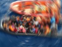 Teknede 50 göçmenin cesedi bulundu