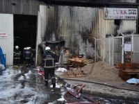Bursa'da ev tekstili fabrikası yandı