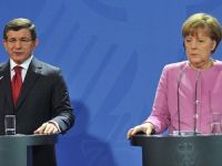 Davutoğlu ile Merkel saldırıları görüştü